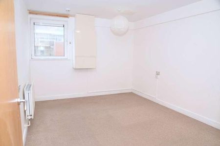 Sark Tower, Erebus Drive, West Thamesmead, SE28 - Photo 5