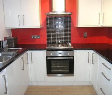 2 bedroom end of terrace house to rent - Photo 6