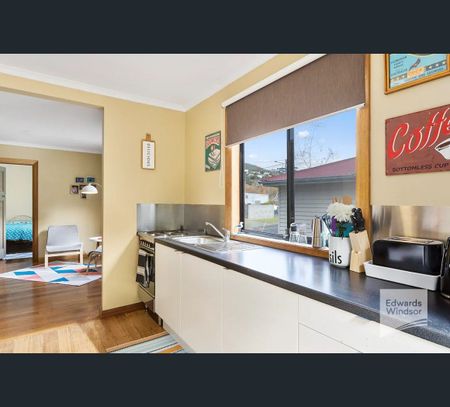 30 Syme Street, South Hobart, Tas 7004 - Photo 5
