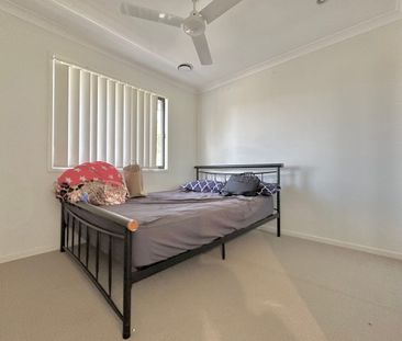 Beautiful and Spacious 3 Bedroom Townhouse - Photo 1