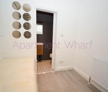 1 bedroom in a flat share to rent - Photo 5