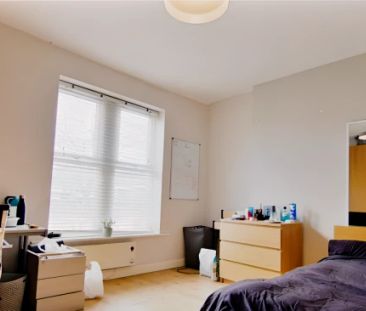 4 Bed 1 Bath - Photo 2