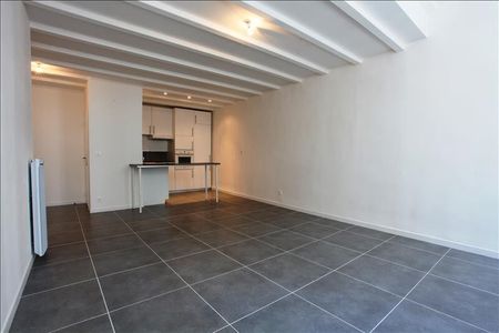 Appartement 2 pièces 46m2 MARSEILLE 6EME 770 euros - Photo 3