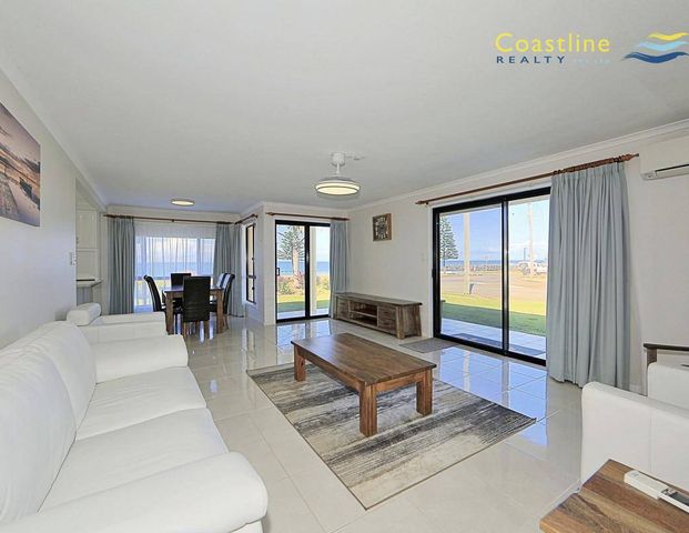 Stunning Ocean Views! – Ground floor Unit - Photo 1