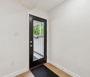 For Lease - 289 Houghton Avenue, Hamilton, Ontario - Photo 3