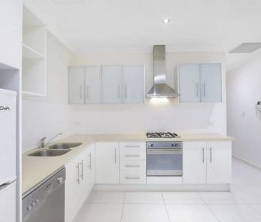 SPACIOUS 1 BEDROOM APARTMENT IN THE HEART OF CBD - Photo 1