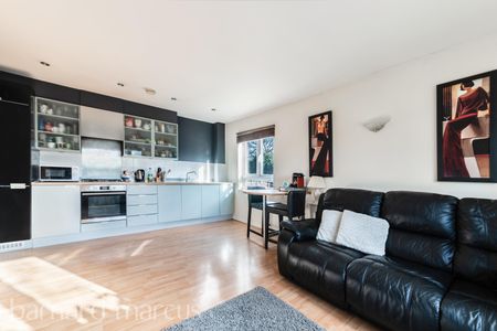 Topaz Court, Feltham, Elvedon Road - Photo 2