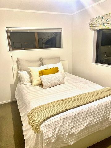 King of Cullen 5BR Home with Spa and Views!! - Photo 2