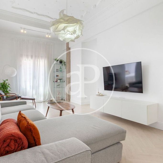 4 bedroom luxury Flat for rent in Valencia - Photo 1