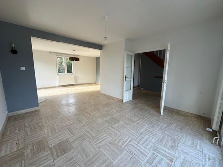 Location Maison 5 pièces 127m² EQUEURDREVILLE HAINNEVILLE 50120 - Photo 2
