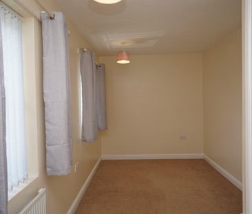 3 bedroom House To Let - Photo 5