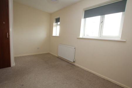 2 Bedroom Semi-Detached House, Chester - Photo 4