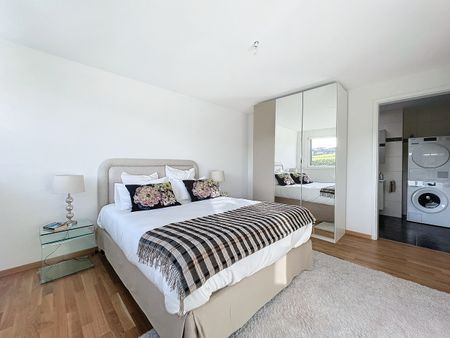 3 ½ PIÈCES LUMINEUX - En attique ! - Photo 3