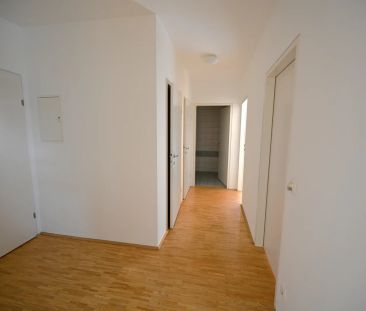 Moderne 3-Zimmer-Wohnung mit großzügiger Loggia - Blick in den begr... - Photo 2