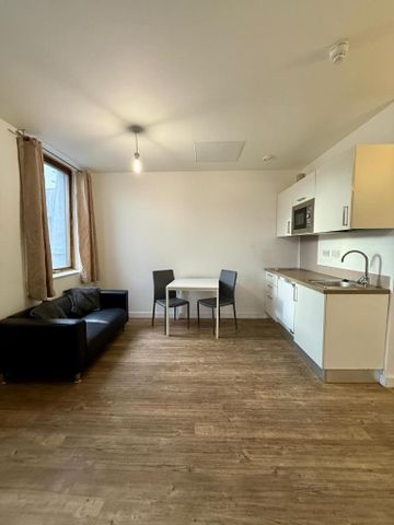 Studio to rent - Photo 2