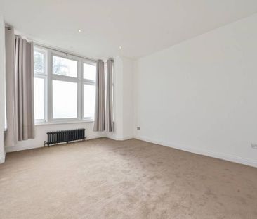 3 bedroom flat to rent - Photo 3