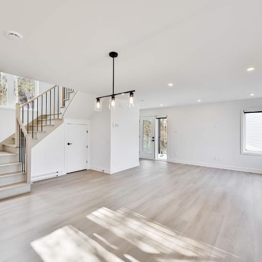 3 CH - 2 SDB - Sainte-Agathe-des-Monts - $2,175 /mo - Photo 1