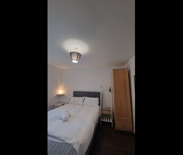 4 Bed Terraced House, Belgravia Close, B5 - Photo 3