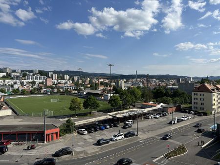 Spacious with stunning views - Photo 3