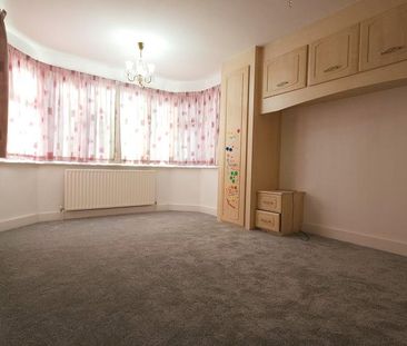 4 bedroom semi-detached house to rent - Photo 2