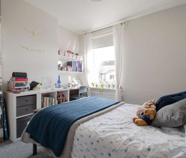 Modern three bed property - Photo 3