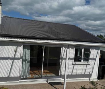 Sunny & Newly Refreshed in Surfdale - Photo 5