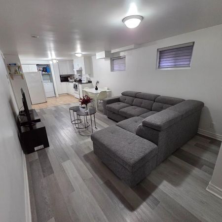 3 ½ À LOUER – RÉNOVÉ, CALME ET PROPRE ! - Photo 4