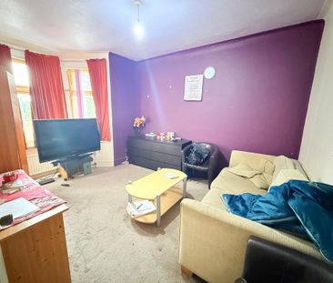 2 bedroom maisonette to rent - Photo 4