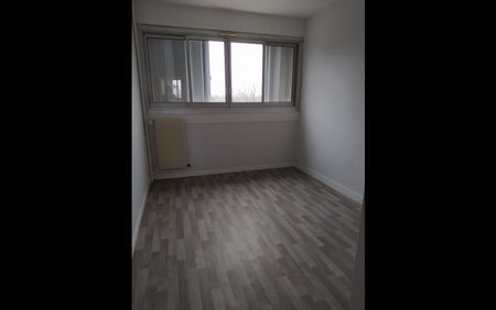 Location Appartement 4 pièces 73 m² Le Blanc - Photo 4