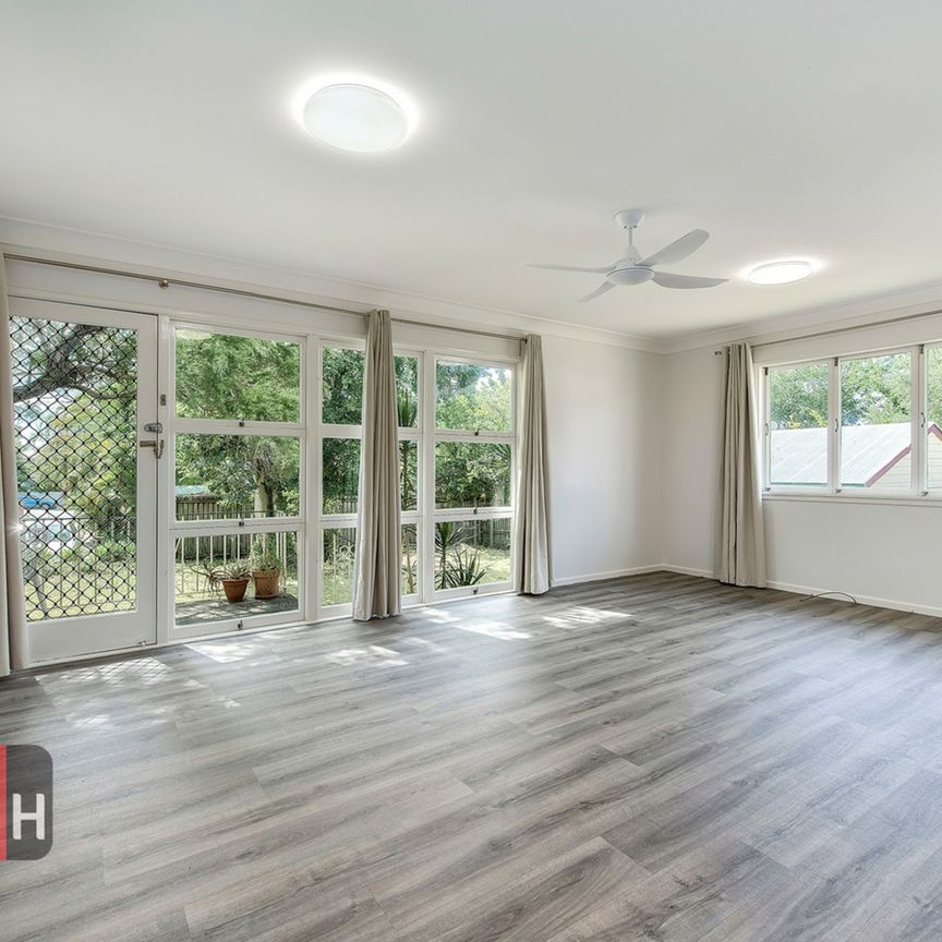 REFURBISHED, 2 BEDROOM UNIT IN NEWMARKET - Photo 1