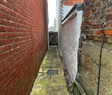 2 bedroom end of terrace house to rent - Photo 2