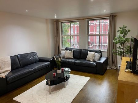 Bourne House - Photo 2