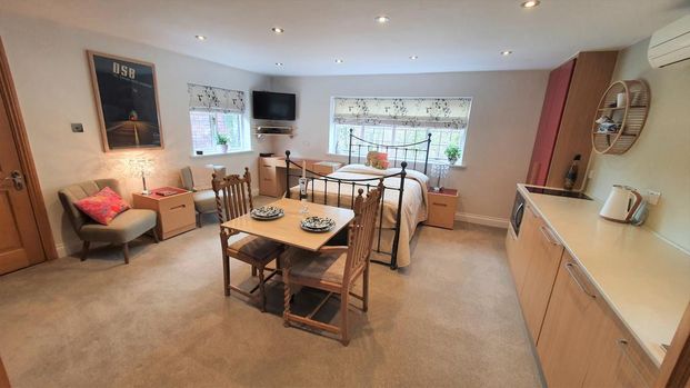 Studio to rent - Photo 1