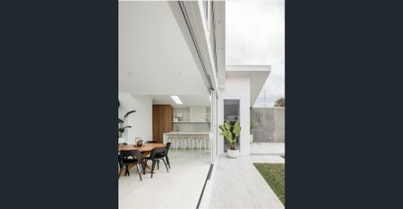 Enduring Sophistication - Photo 3