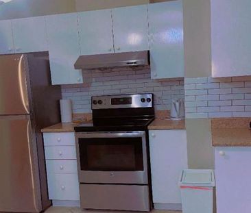 Grand 3 1/2 Laval electricite & chauffage inclus - Photo 2