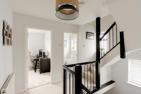 4 bedroom semi-detached house to rent - Photo 4