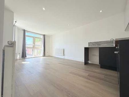 2 Bed Flat, Kilburn High Road, NW6 - Photo 2