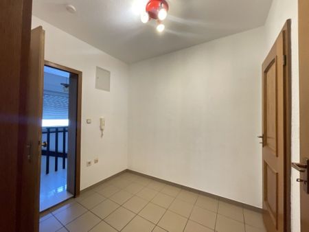GEMÜTLICHE 1-ZIMMER-WOHNUNG MIT STELLPLATZ IN DELKENHEIM - Photo 4