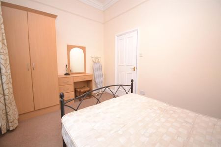 1 bedroom Flat To Let - Photo 4