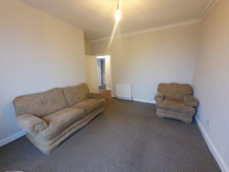 3 bedroom flat to rent - Photo 3