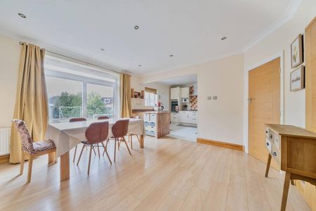 3 bedroom semi-detached house to rent - Photo 4