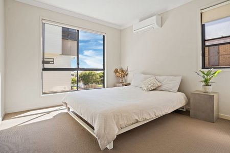 4/15 Rutland Street, Coorparoo QLD 4151 - Townhouse For Rent | Domain - Photo 2