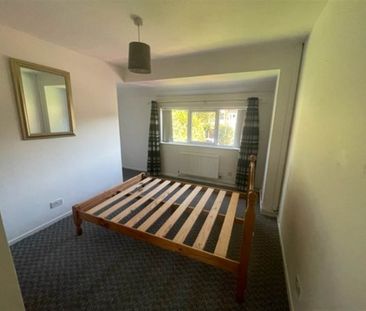 90 Upper Malone Park, Malone , Belfast, BT9 6PP - Photo 2