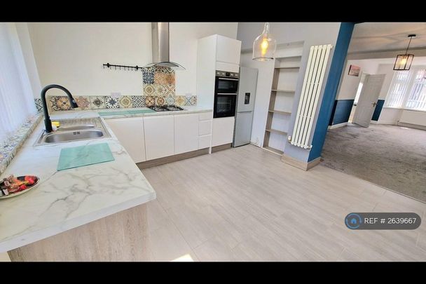 2 bedroom terraced house to rent - Photo 1