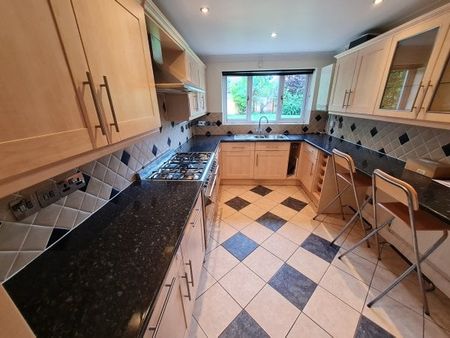 Yeoman Park, Bearsted - Photo 5