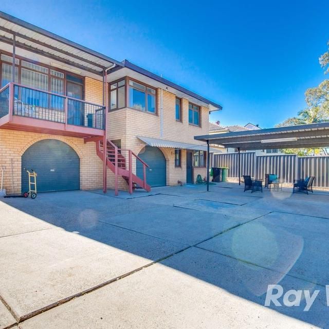 Large Family Home - Photo 1