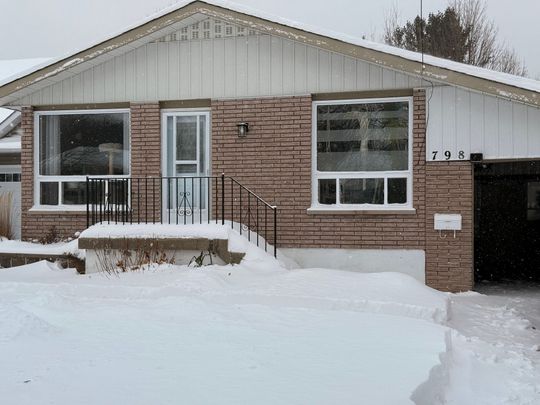 For Lease - 798 Quebec Street, Midland, Ontario - Photo 1
