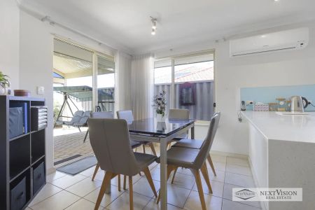 10B Sumich Gardens, Coogee WA 6166 - Photo 4