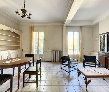 A LOUER AVIGNON INTRAMUROS ( 84000 ) : T2 meublé - 64.46m² - terras... - Photo 4