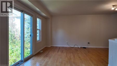 422 SPECKLED ALDER Street, Waterloo, Ontario, N2V2S9 - Photo 4